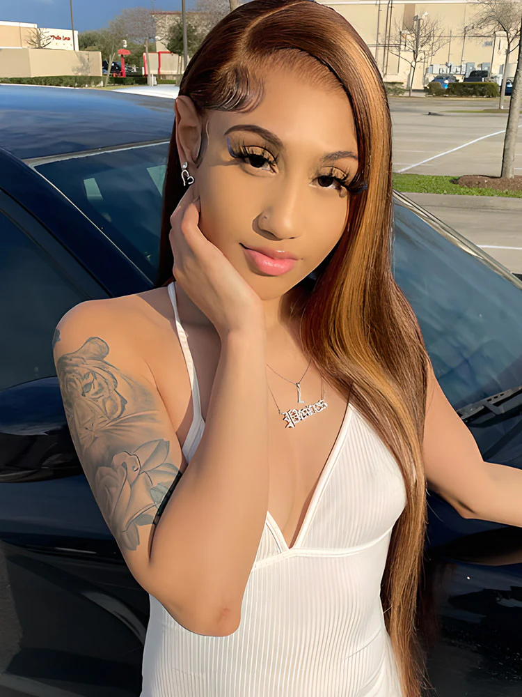 CurlyMe Highlights Ombre Human Hair Wigs Straight Hair 13x4 Lace Front Wigs Preplucked - Image 4